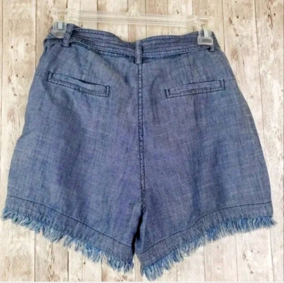 Trina Turk Chambry Shorts, Size 10 - Picture 2 of 3